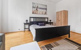 Three-Bedroom Delight, King-Size Beds